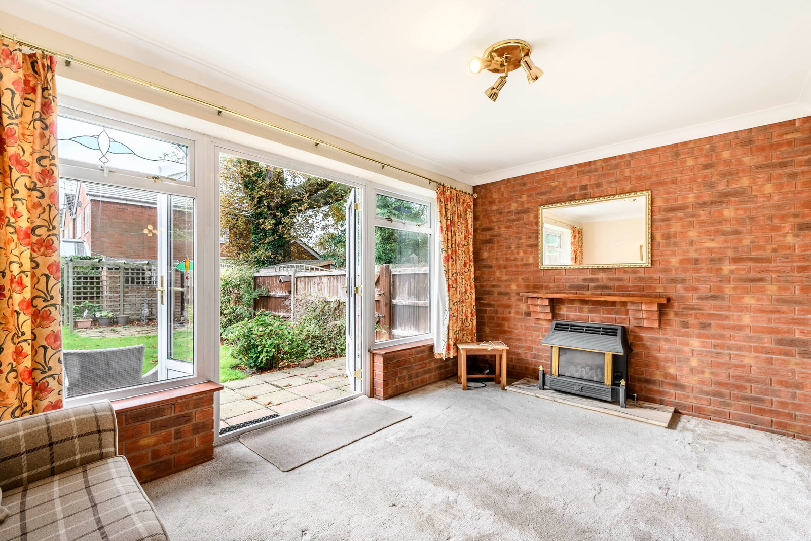 Semi Detached House for sale in Walsall, Burnside Gardens, Walsall, WS5 3LB