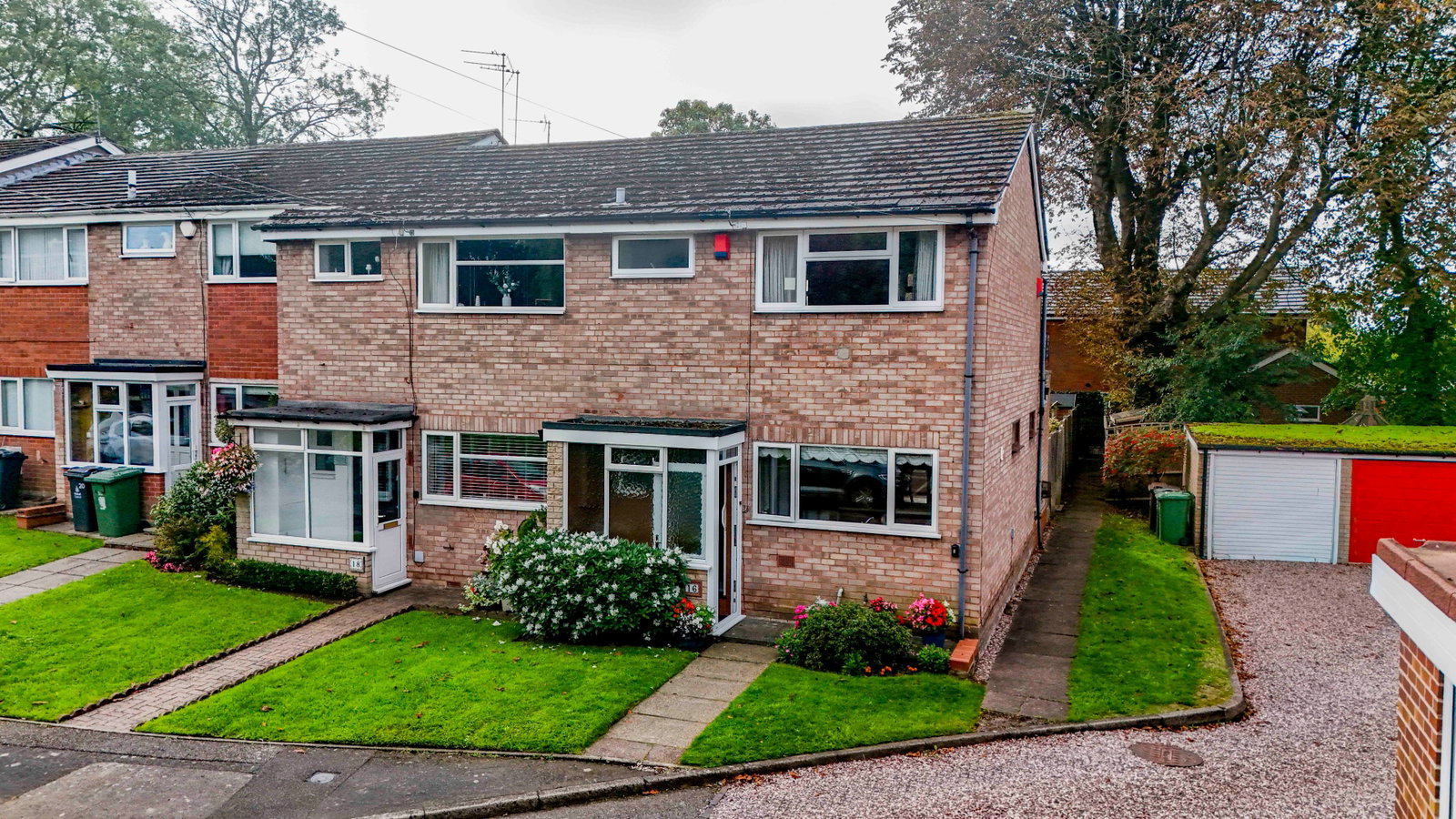 Semi Detached House for sale in Walsall, Burnside Gardens, Walsall, WS5 3LB