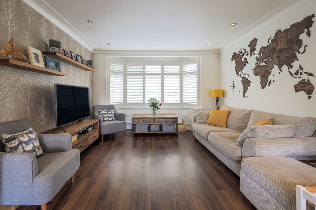 Semi Detached House for sale in Brentwood, Chelmer Drive, Hutton, Brentwood, CM13, 1864 m²
