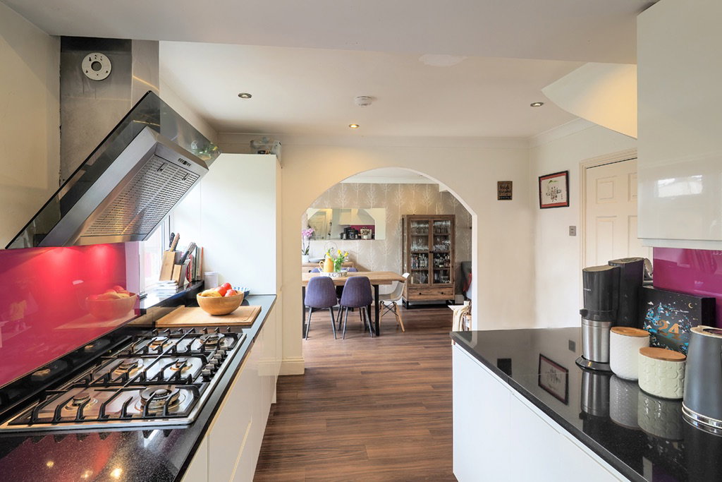 Semi Detached House for sale in Brentwood, Chelmer Drive, Hutton, Brentwood, CM13, 1864 m²