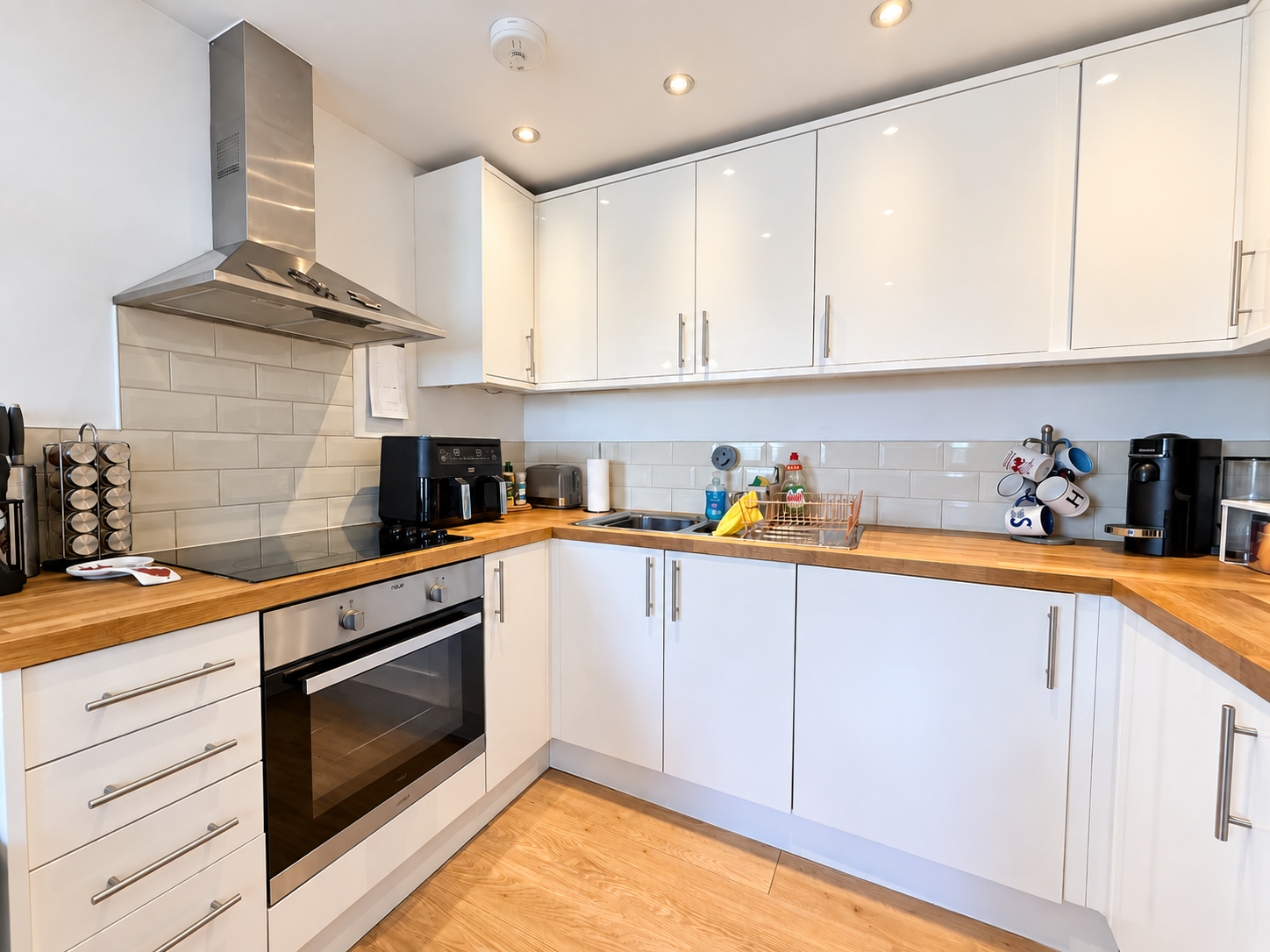 Flat for sale in Ramsgate, Southwood Road, Ramsgate, CT11 0AZ, 678 m²