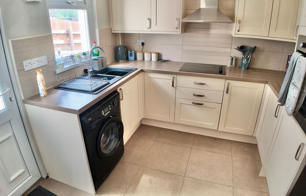 Terraced House for sale in Pontypool, Graig View Terrace, Talywain, Pontypool, NP4 7QZ