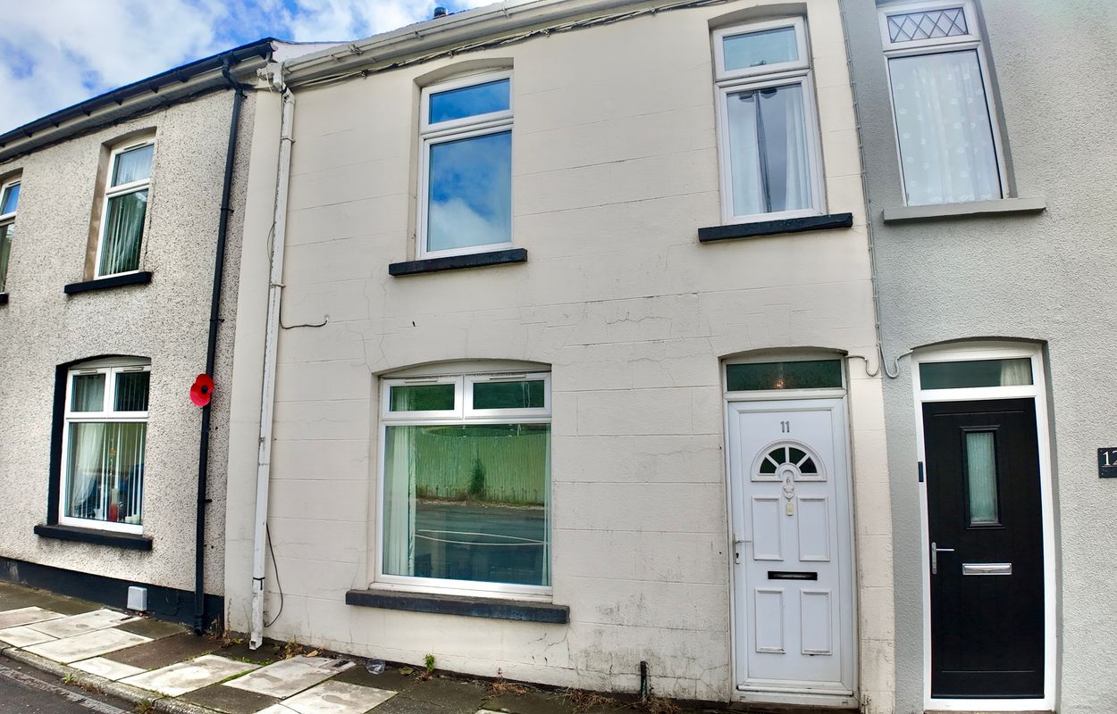 Terraced House for sale in Pontypool, Graig View Terrace, Talywain, Pontypool, NP4 7QZ