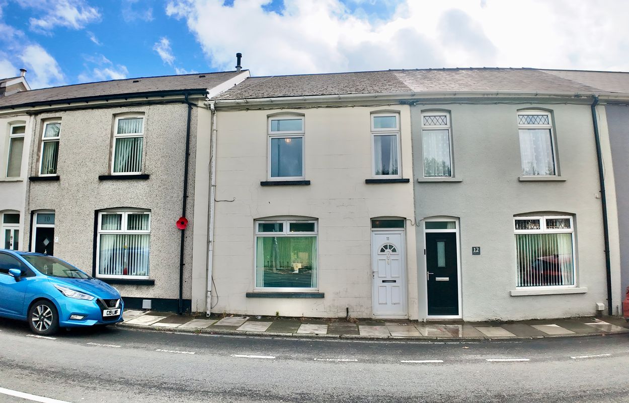 Terraced House for sale in Pontypool, Graig View Terrace, Talywain, Pontypool, NP4 7QZ