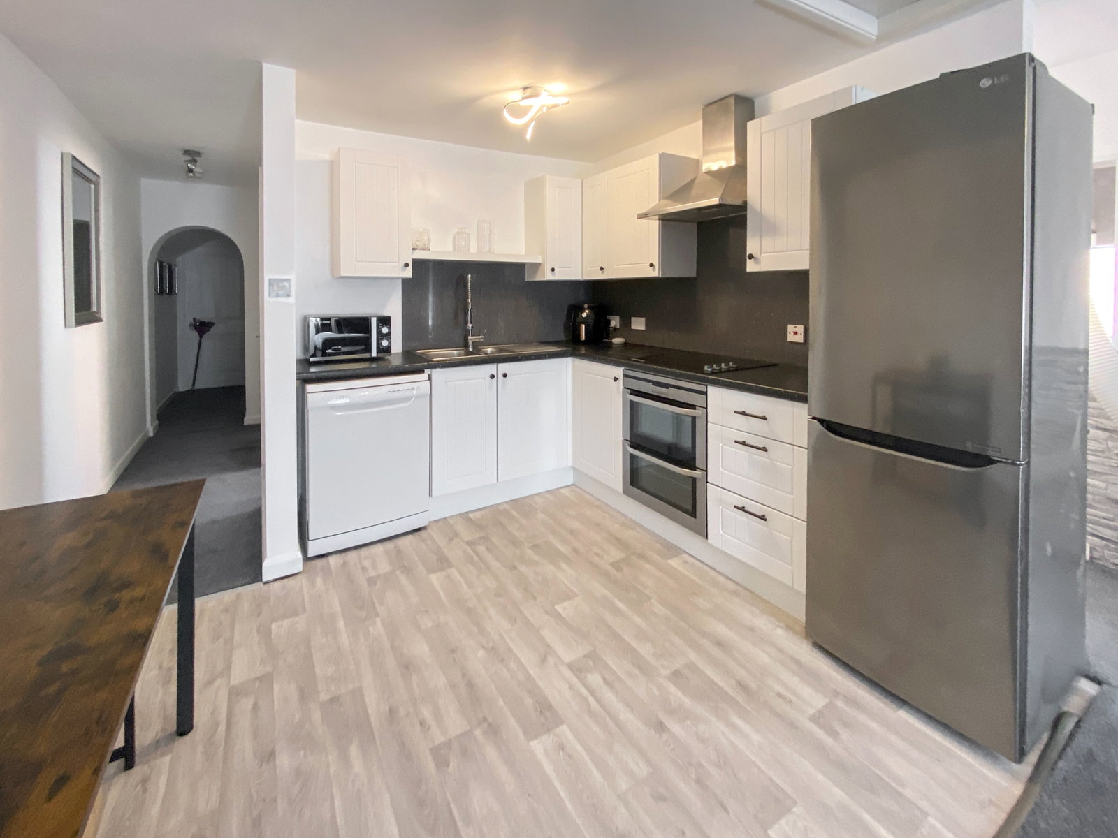 Flat for sale in Ashford, Apsley Street, Ashford, Kent, TN23 1LF, 567 m²