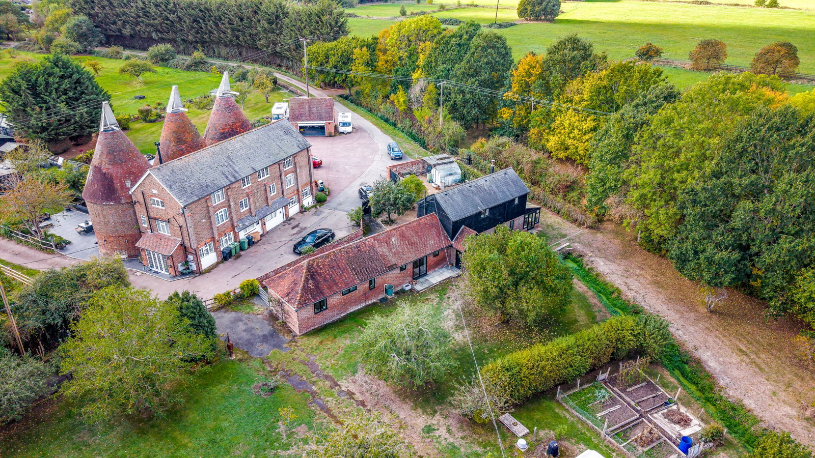 Detached House for sale in Tonbridge, Lucks Lane, Paddock Wood, Tonbridge, TN12 6PA, 3407 m²