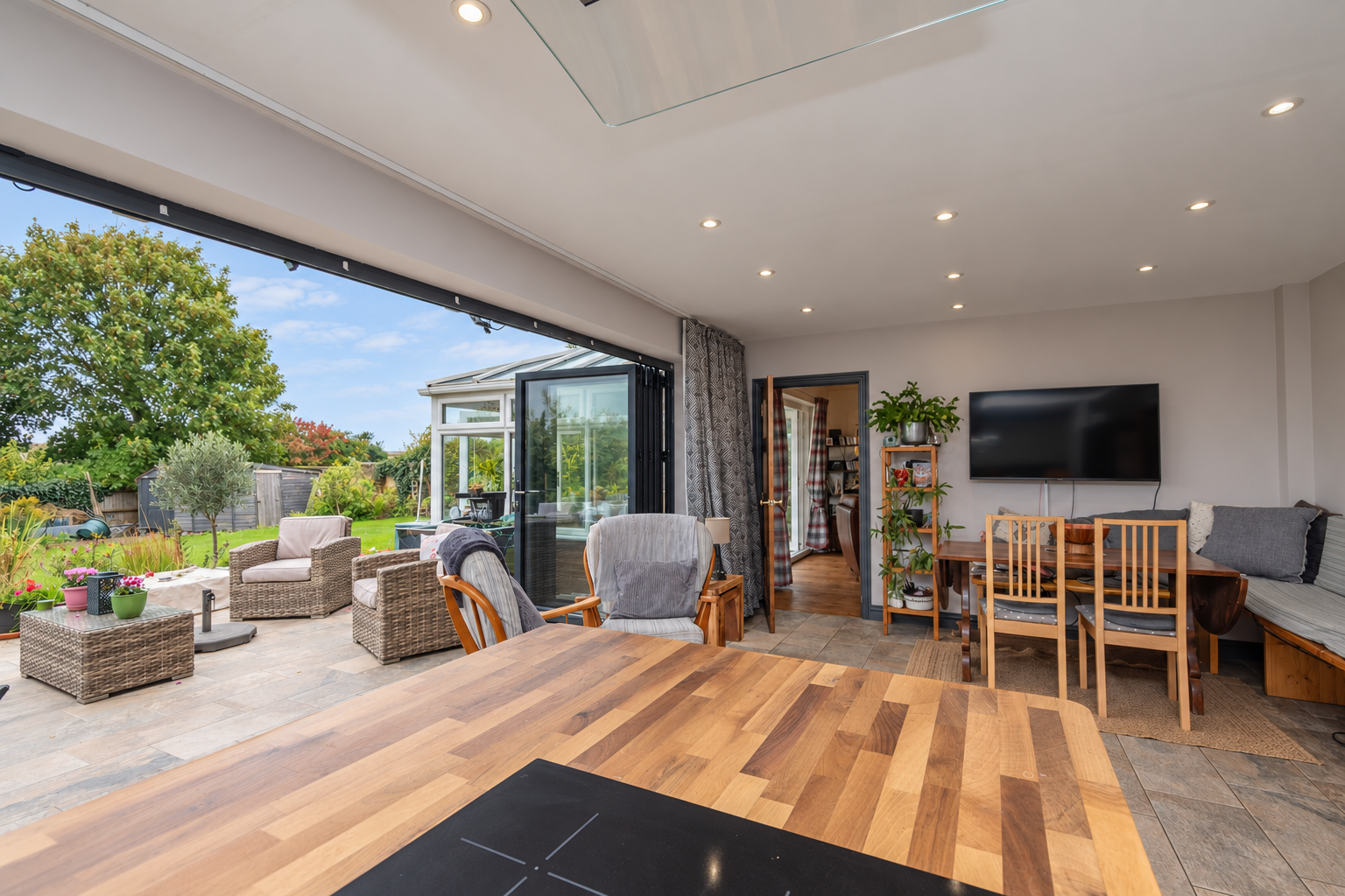 Detached House for sale in Broadstairs, Stone Road, Broadstairs, CT10 1EB, 2206 m²