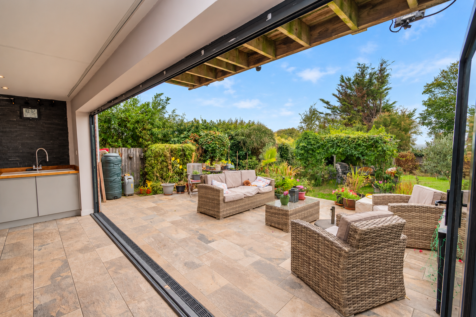 Detached House for sale in Broadstairs, Stone Road, Broadstairs, CT10 1EB, 2206 m²