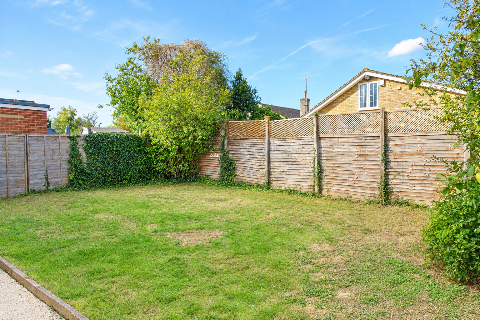 Detached House for sale in Slough, Maybury Close, Nr Burnham, Berkshire SL1 6EY