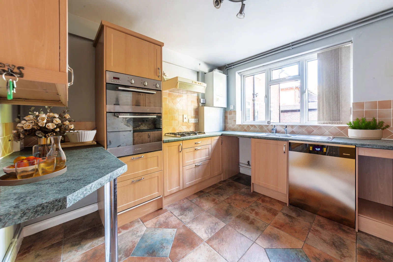 Maisonette for sale in Tunbridge Wells, Culverden Down, Tunbridge Wells, TN4 9SF