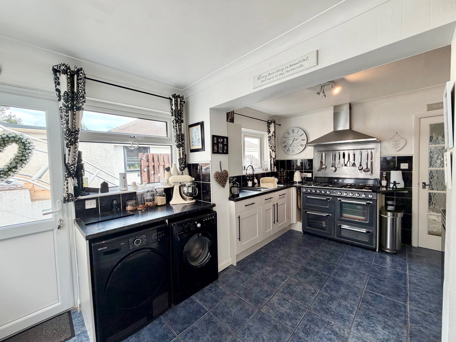 Semi Detached Bungalow for sale in Paignton, Rossall Drive, Paignton, 980 m²