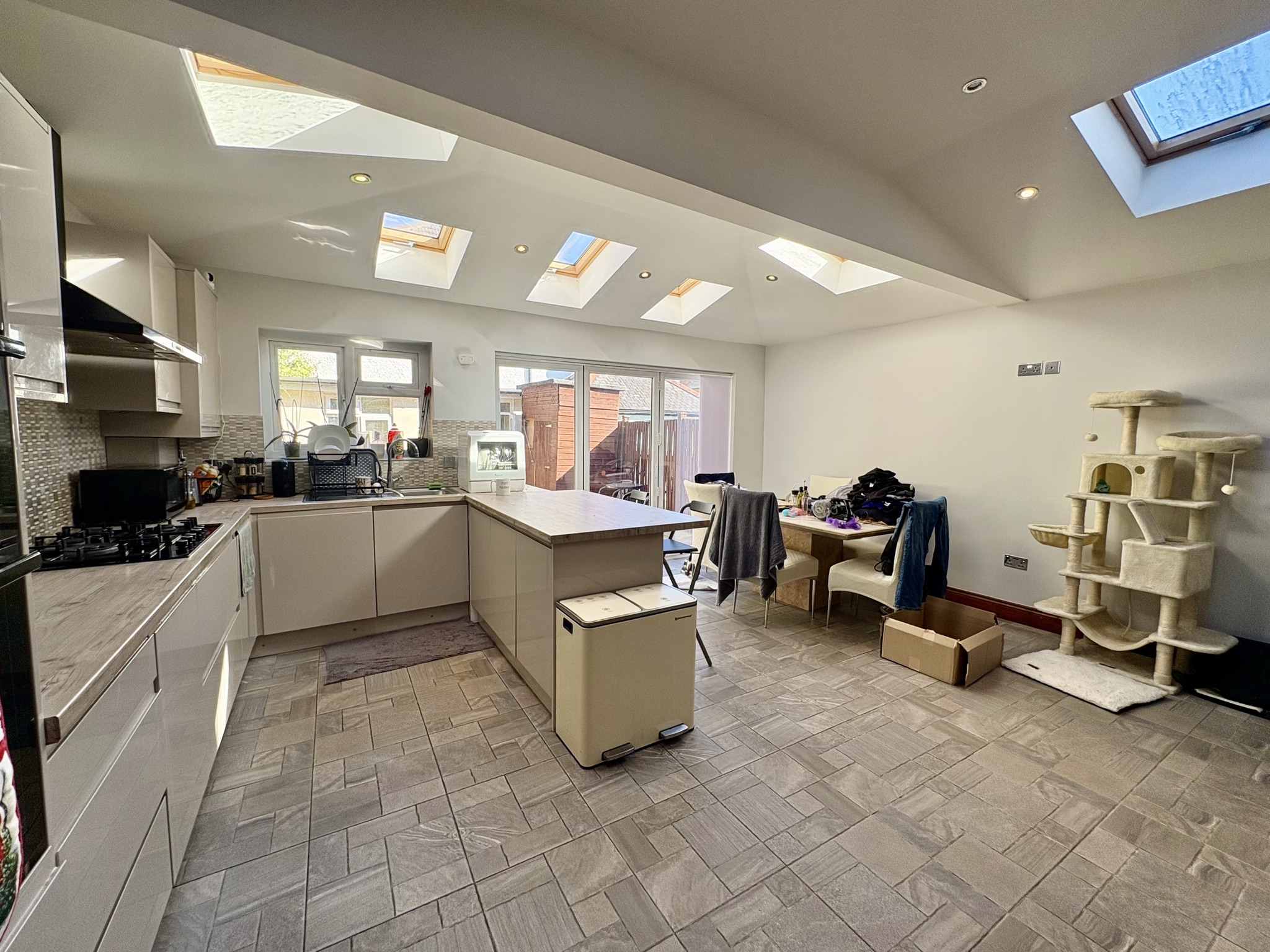 Maisonette for sale in Edgware, Montgomery Road, Edgware, HA8