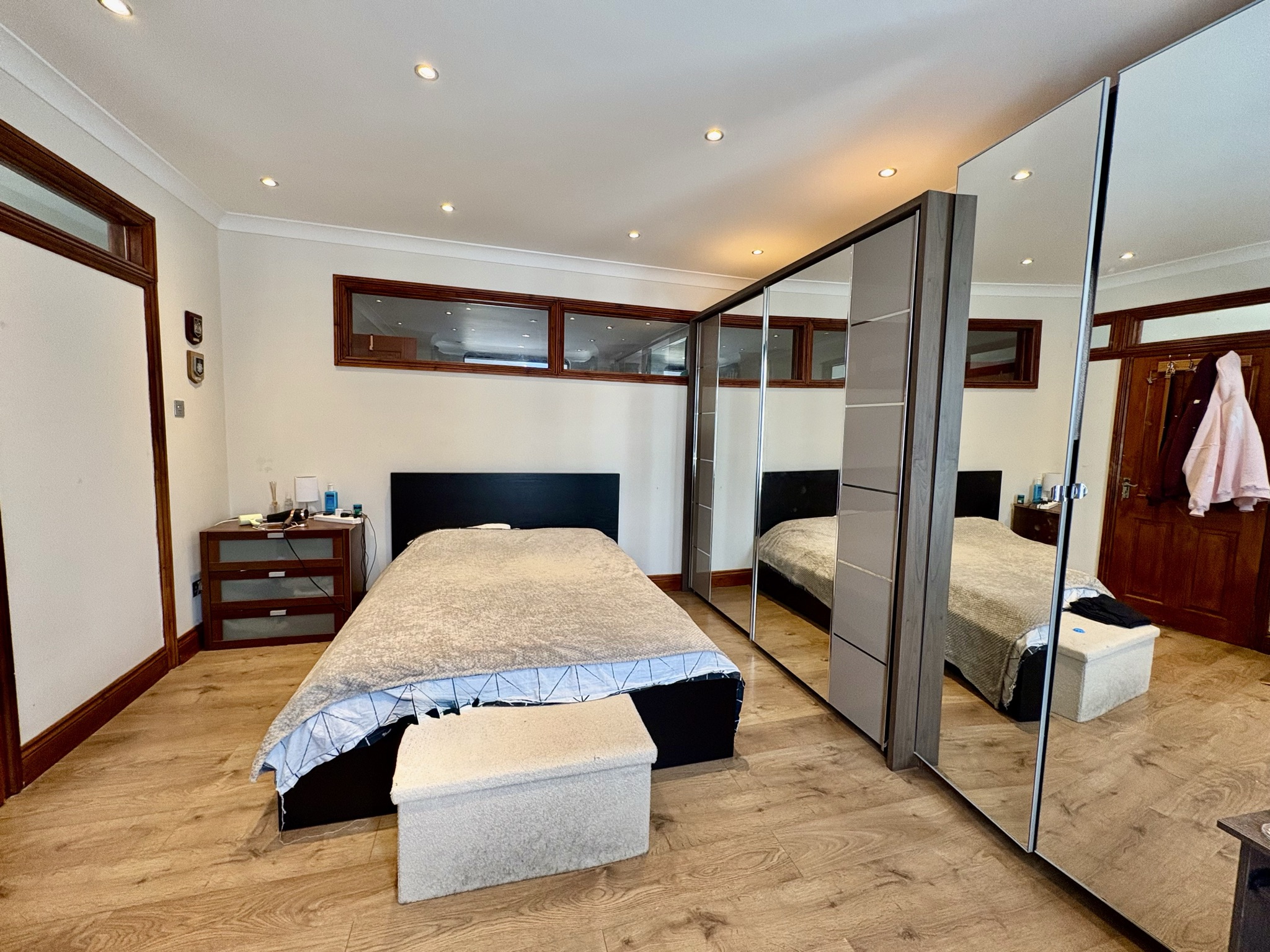 Maisonette for sale in Edgware, Montgomery Road, Edgware, HA8