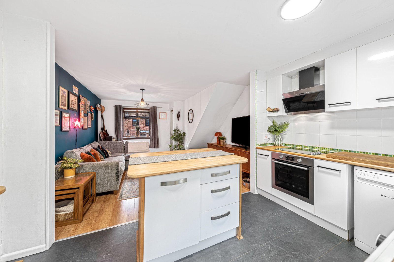 Terraced House for sale in Harlow, Roman Vale, Old Harlow, Essex, CM17, 581 m²