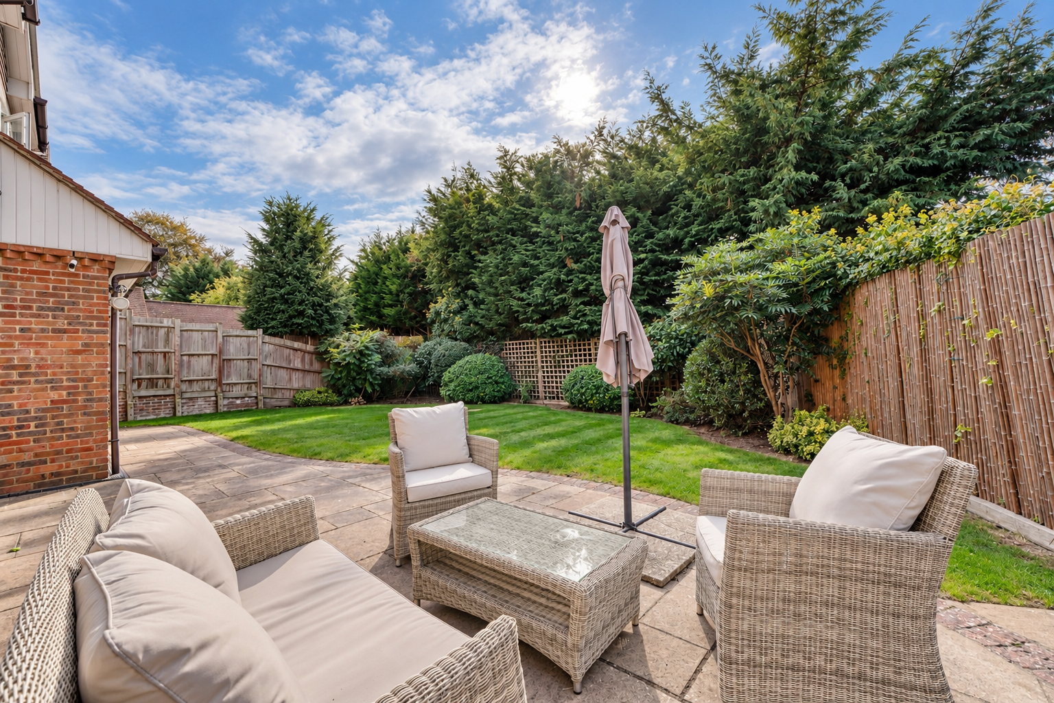 Detached House for sale in Orpington, Carolyn Drive, Orpington, BR6 9ST, 2207 m²