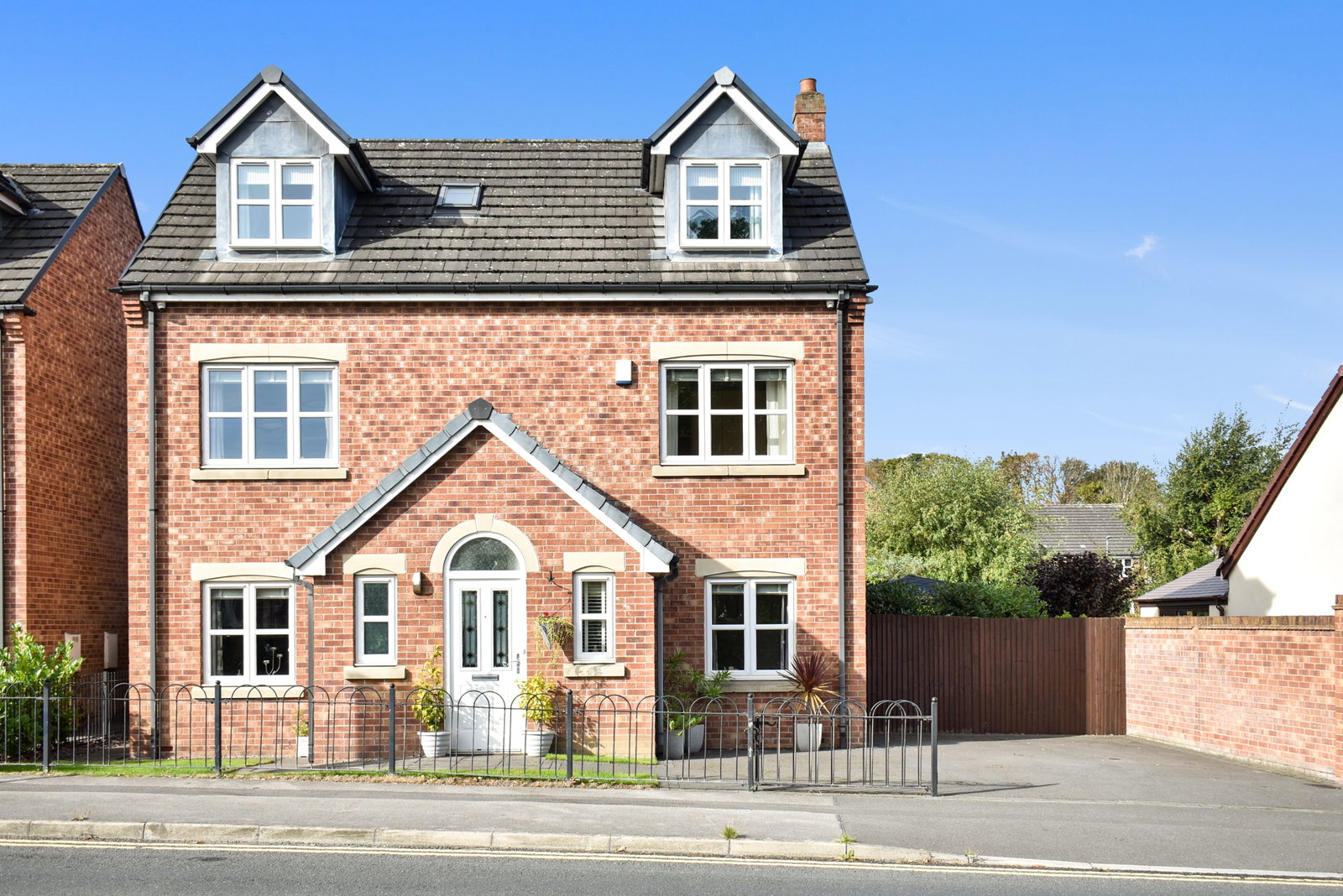 Detached House for sale in Wakefield, St. Annes Drive, STANLEY, Wakefield WF1, 1948 m²