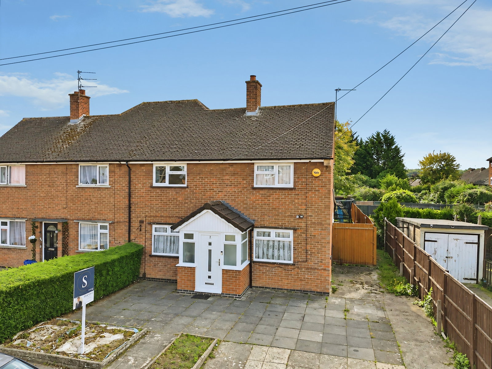 Semi Detached House for sale in Leicester, Bruins Walk, Oadby, 909 m²