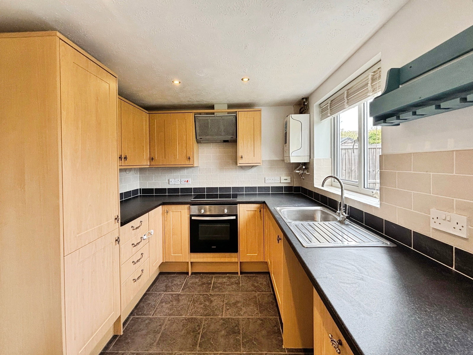 Semi Detached House for sale in Sleaford, Falcon Way, Sleaford, NG34 7UA