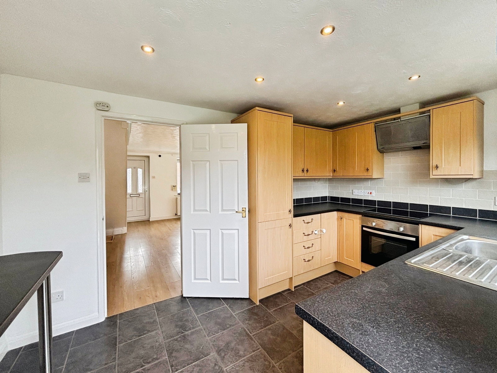 Semi Detached House for sale in Sleaford, Falcon Way, Sleaford, NG34 7UA