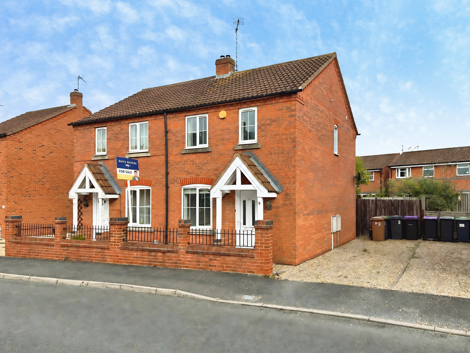Semi Detached House for sale in Sleaford, Falcon Way, Sleaford, NG34 7UA