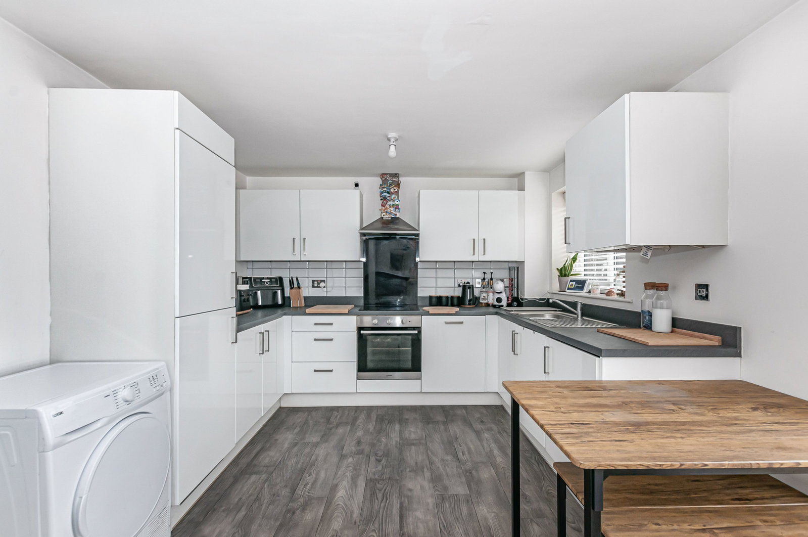 Semi Detached House for sale in Hull, Angel Place, Kingswood, Hull, East Riding of Yorkshire, HU7 3LT