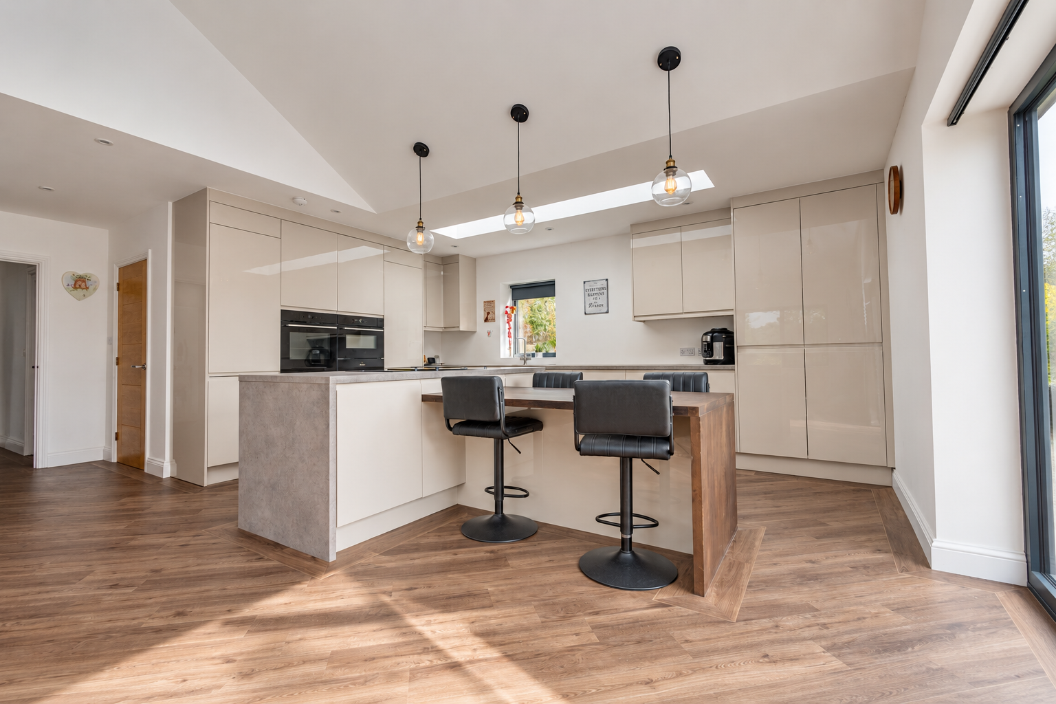 Bungalow for sale in Broadstairs, The Paddocks, Broadstairs, CT10 3AJ, 1195 m²