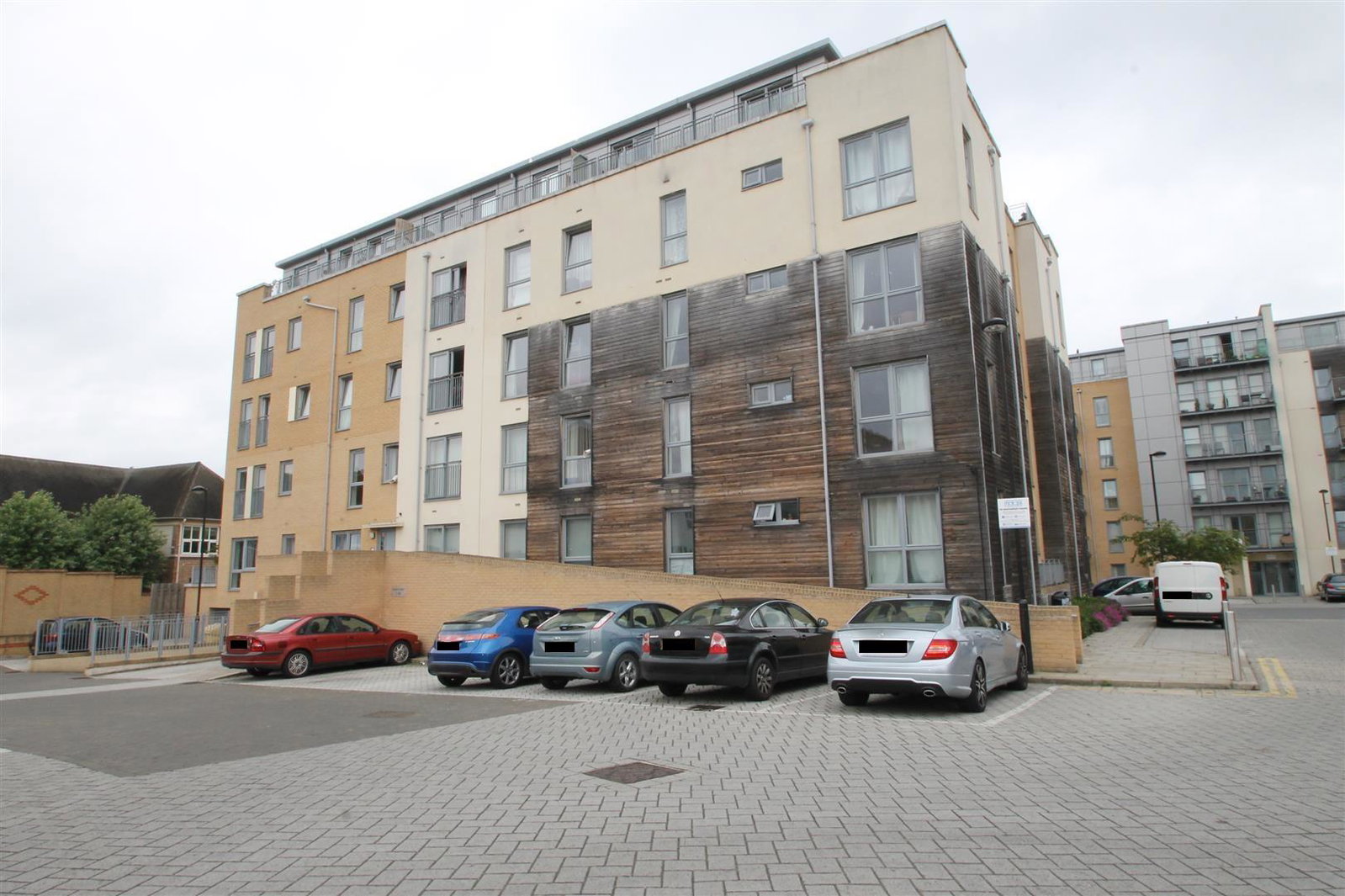 Flat for sale in Edgware, Domus Court, 23, Fortune Avenue, Edgware, HA8