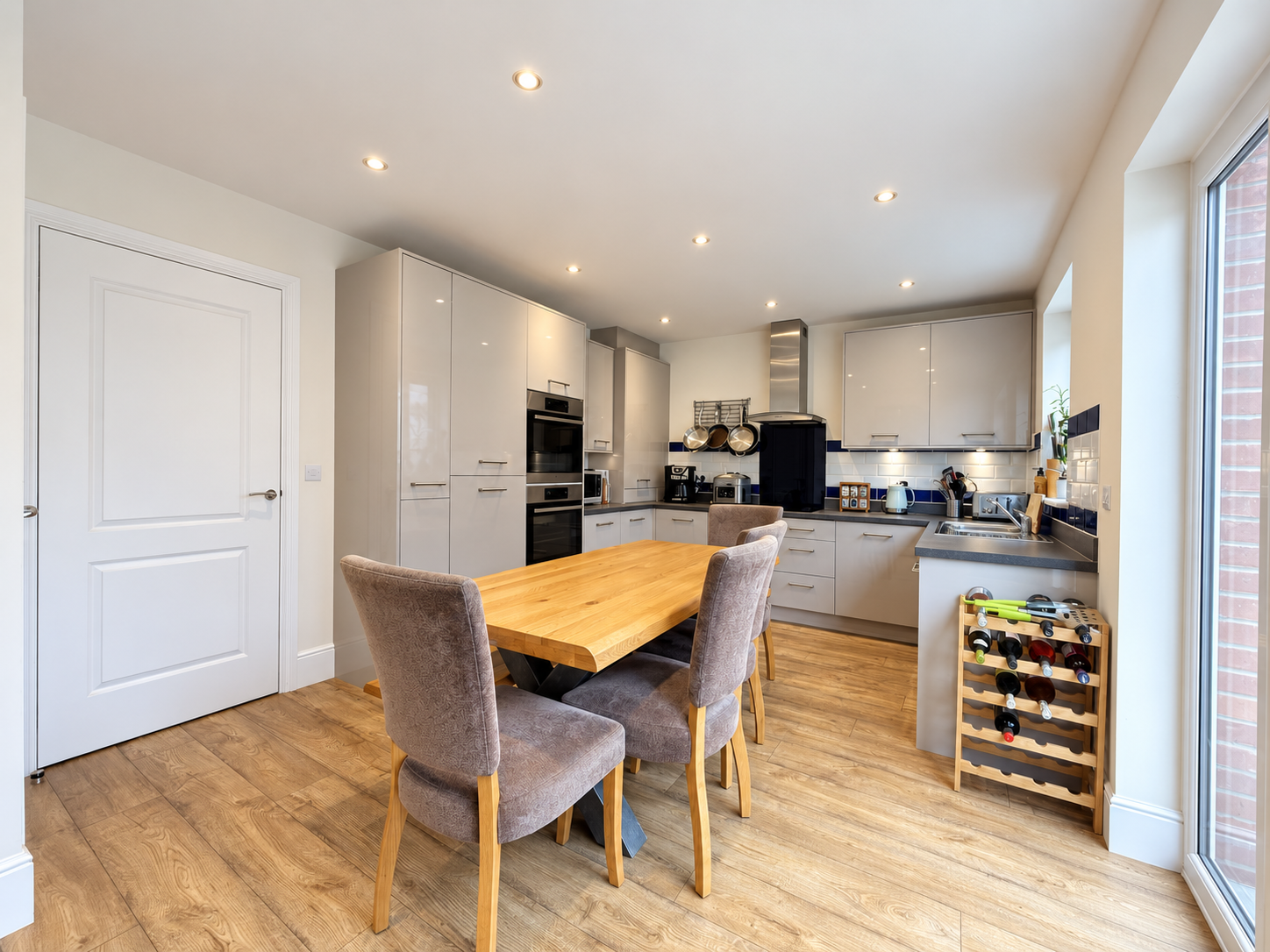 Semi Detached House for sale in Exeter, Hawkins Road , Exeter, EX1 3UW, 947 m²