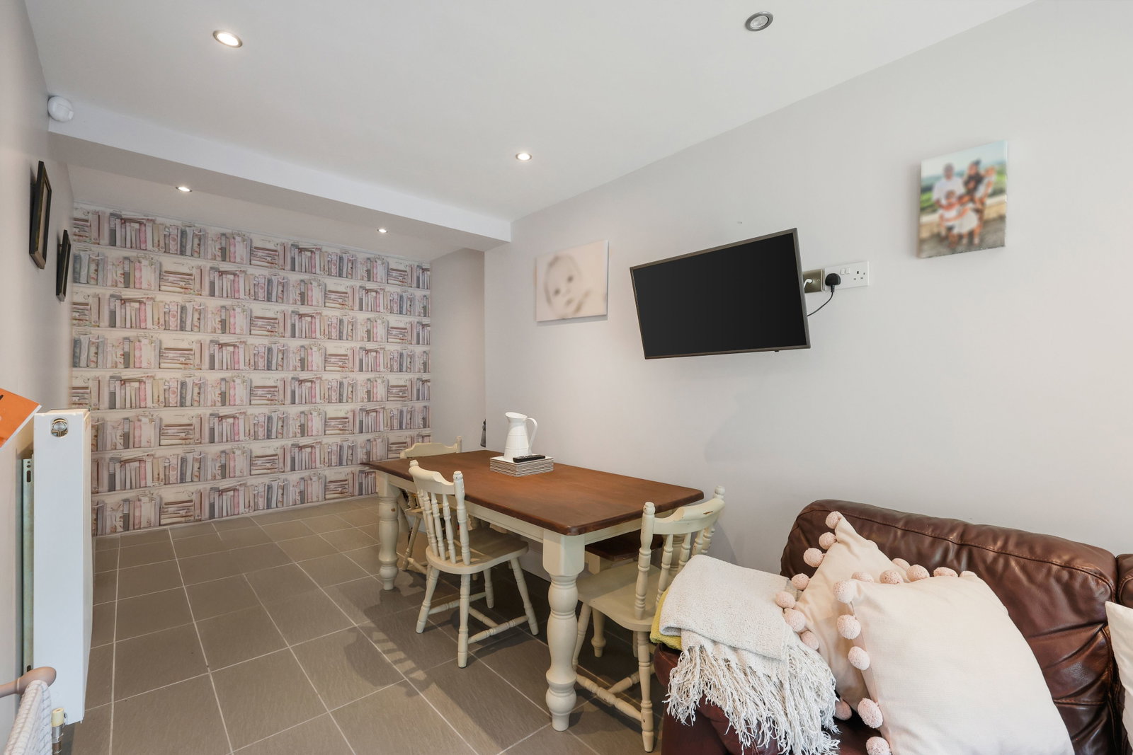 Terraced House for sale in Colchester, Chapel Street, Rowhedge, Colchester, CO5 7JS, 1010 m²