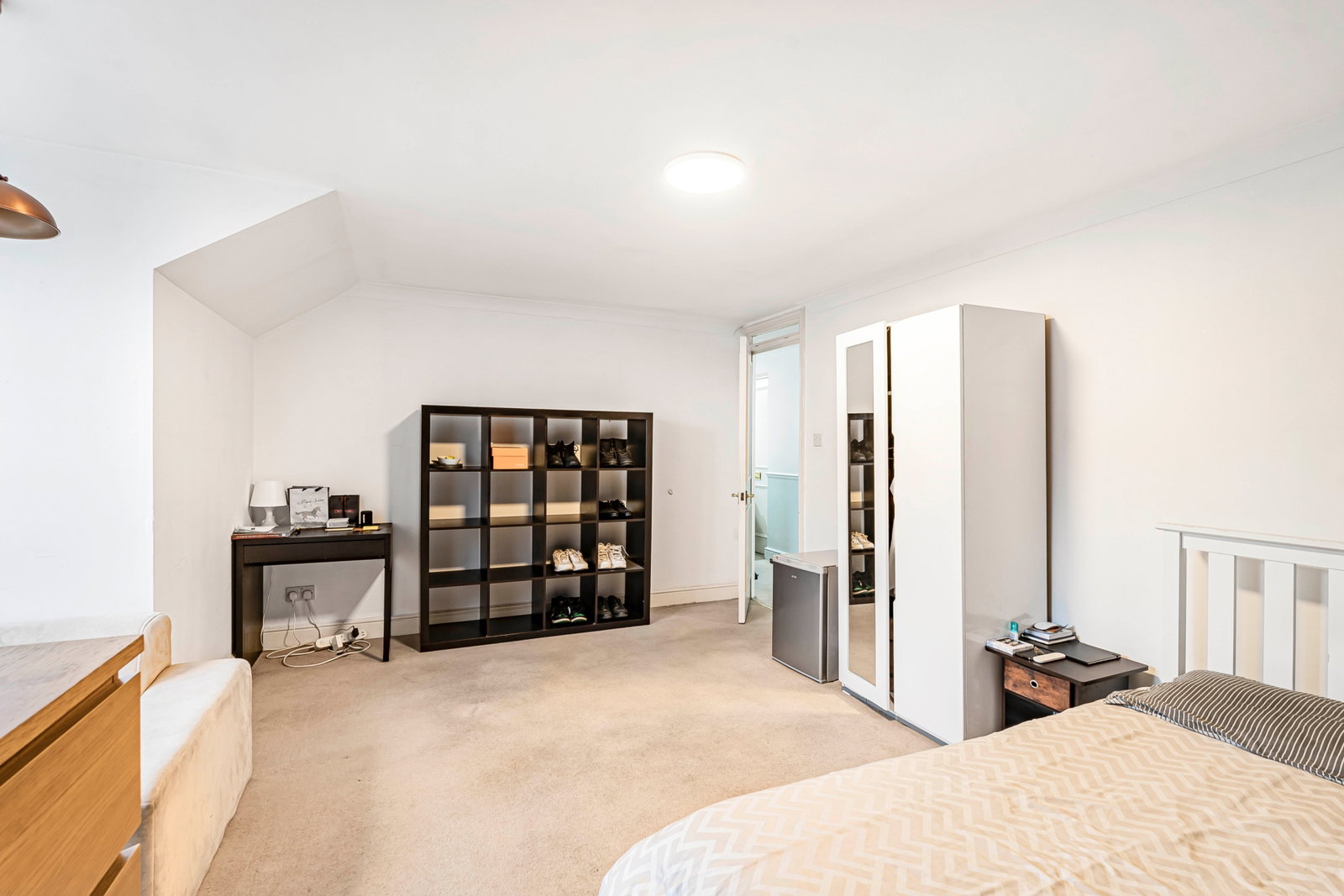 Flat for sale in London, South Norwood Hill, South Norwood, 932 m²