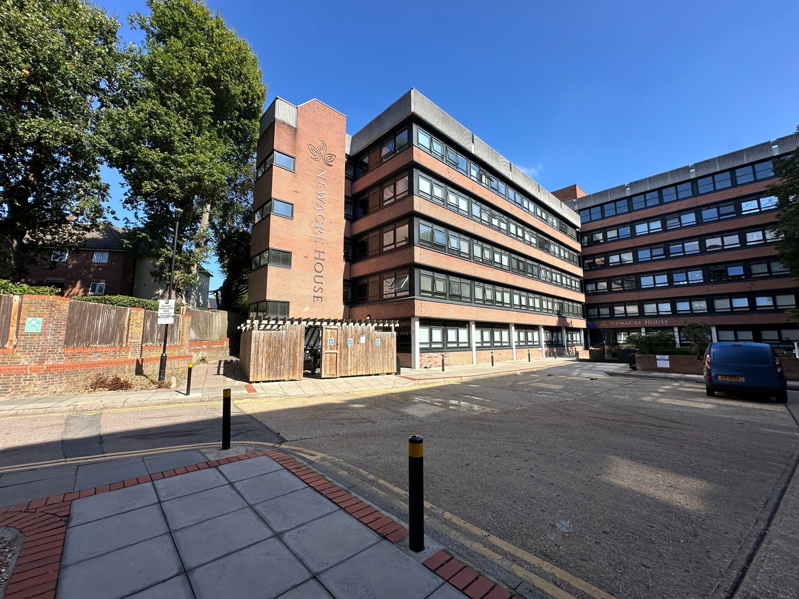 Apartment for sale in East Grinstead, Wood Street, East Grinstead, West Sussex, RH19 1UR