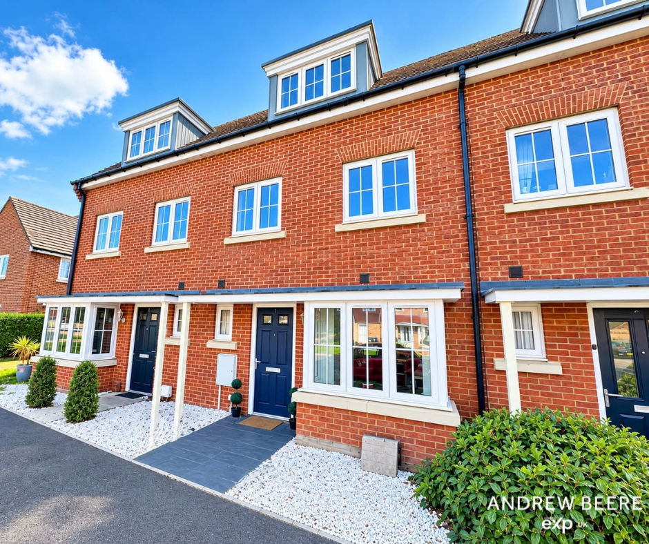 Town House for sale in Ashford, Brambling Avenue, Finberry, Ashford, TN25