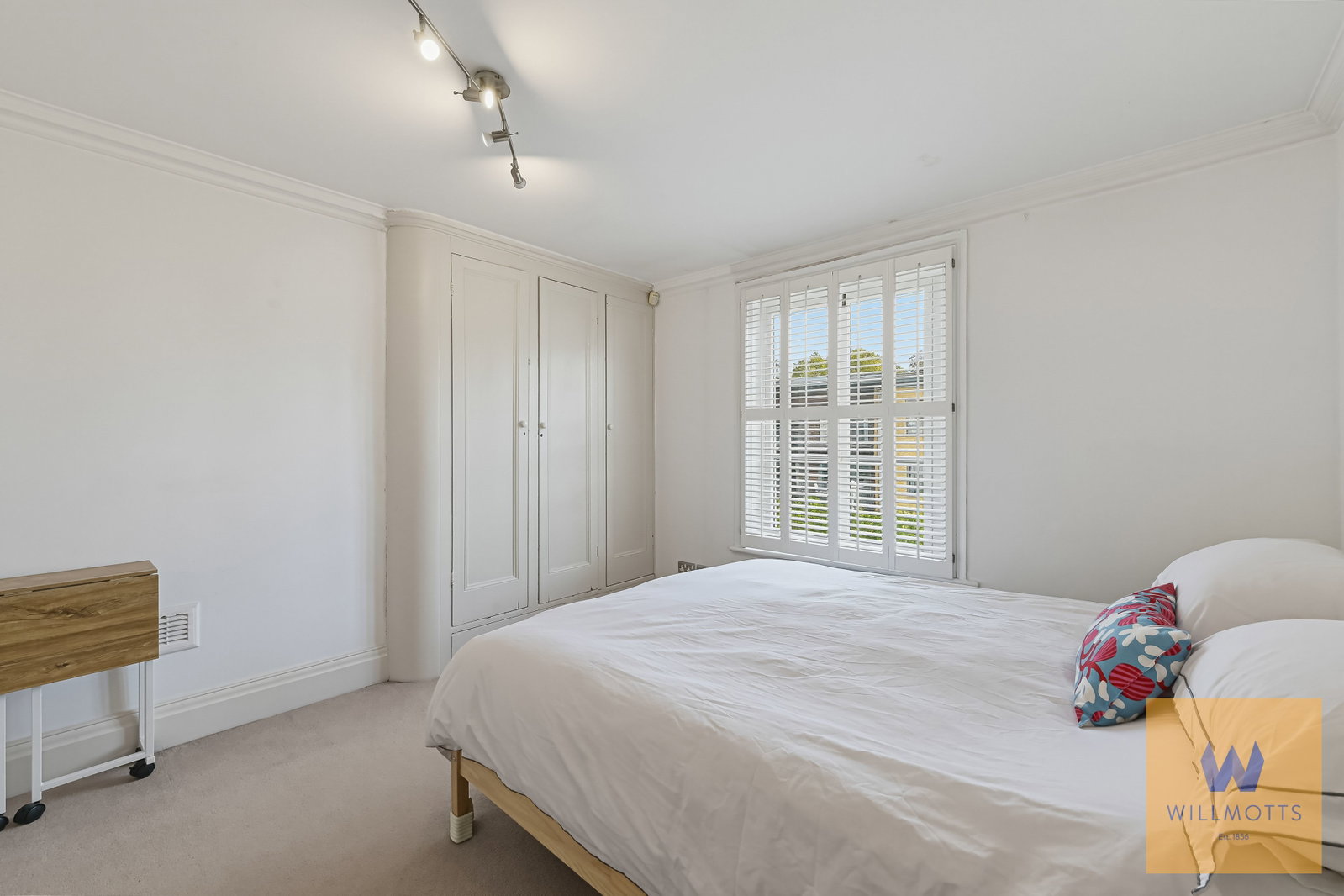 Flat for sale in London, Goldhawk Road, London, W6 0WU, 1354 m²