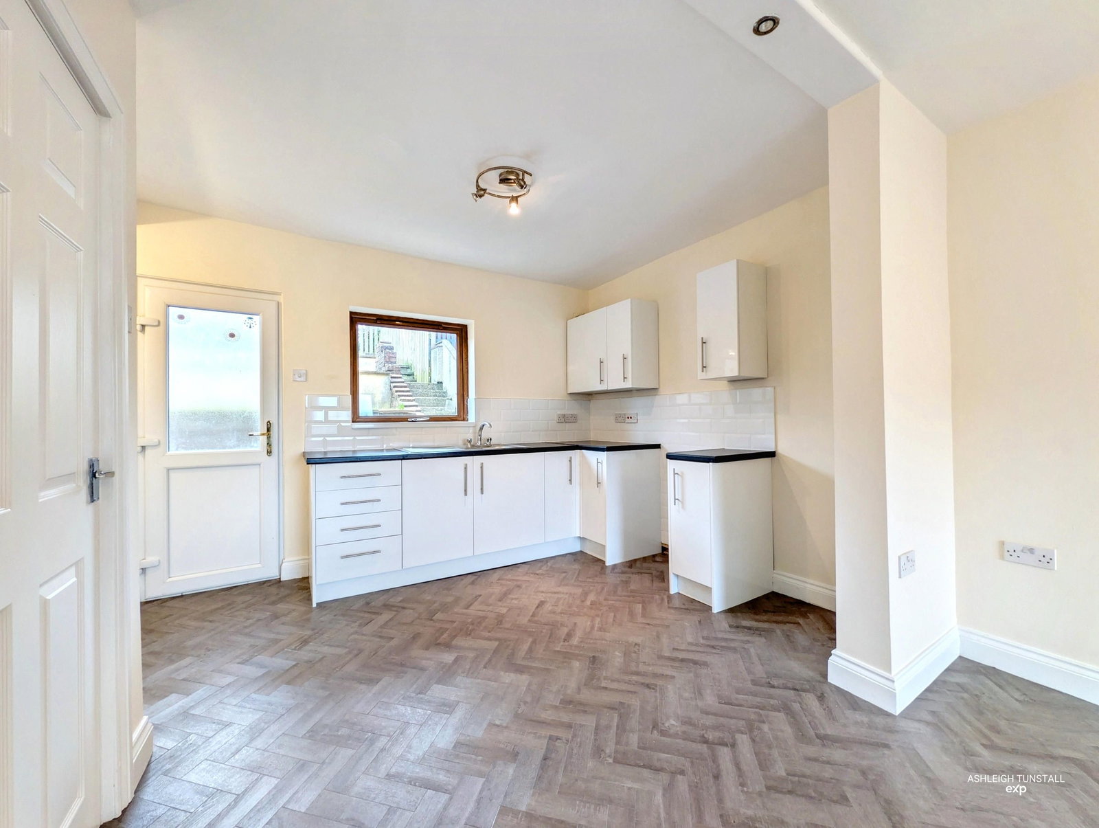 Semi Detached House for sale in Maryport, Grasmere Terrace, Maryport, CA15 7QN, 979 m²