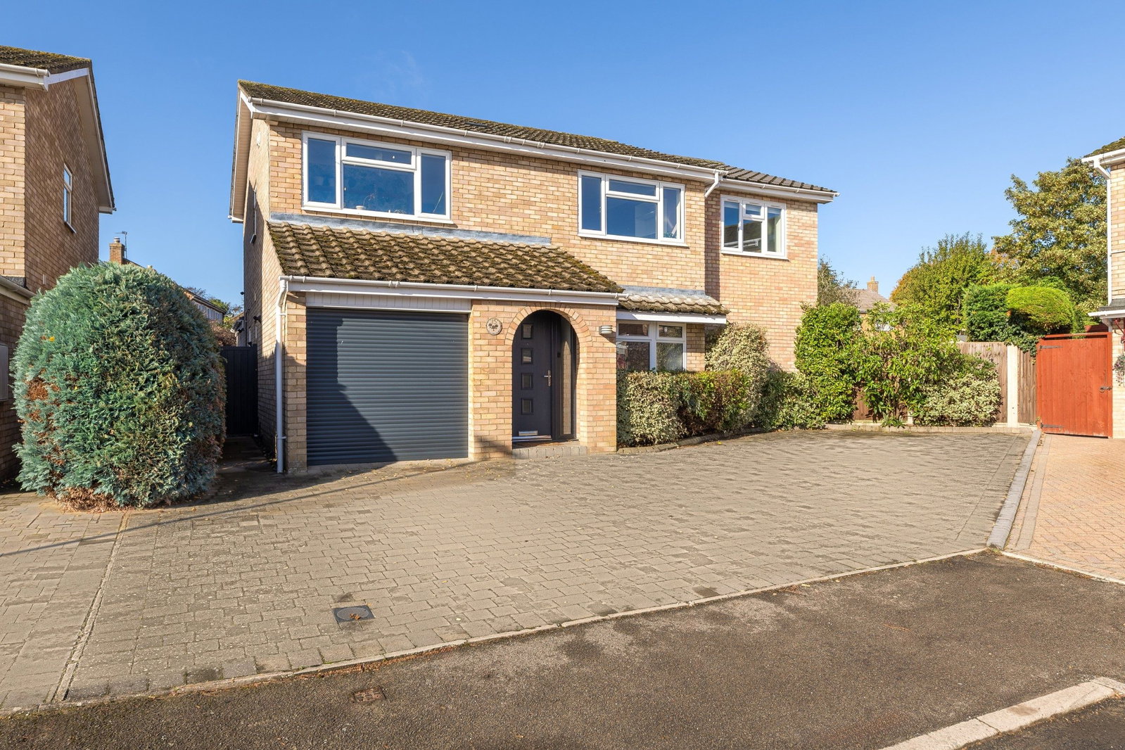 Detached House for sale in Huntingdon, Bramley Grove, Bluntisham, Huntingdon, PE28 3XG, 2155 m²