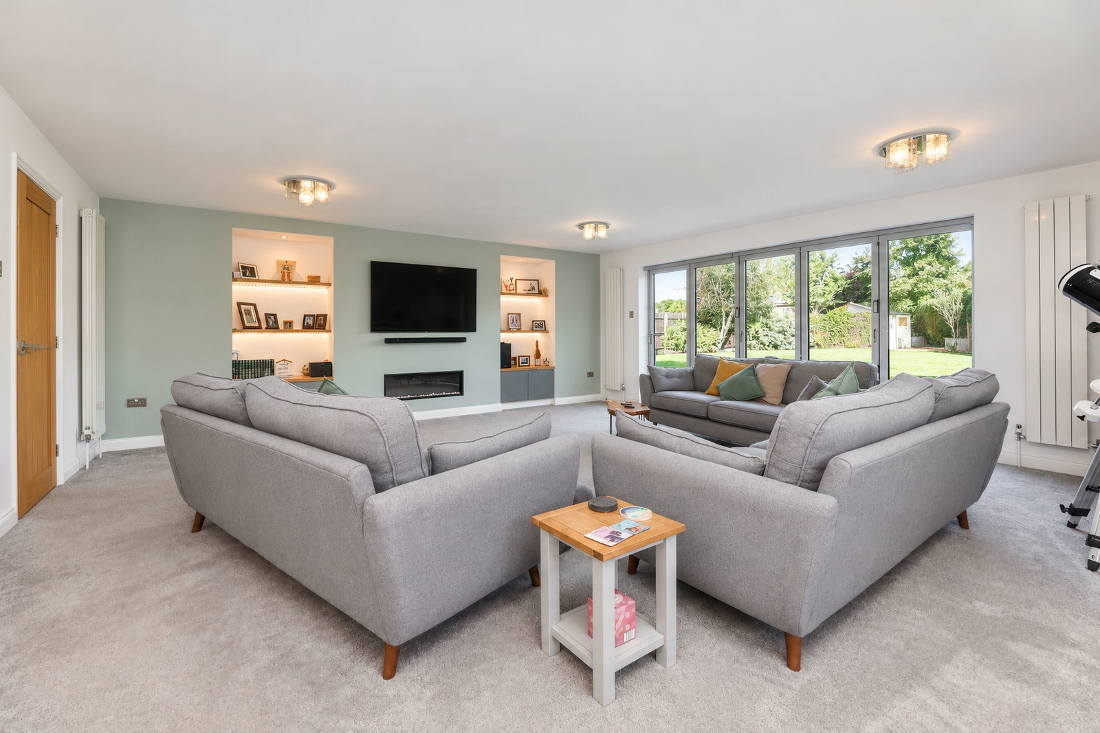 Detached House for sale in Huntingdon, Bramley Grove, Bluntisham, Huntingdon, PE28 3XG, 2155 m²