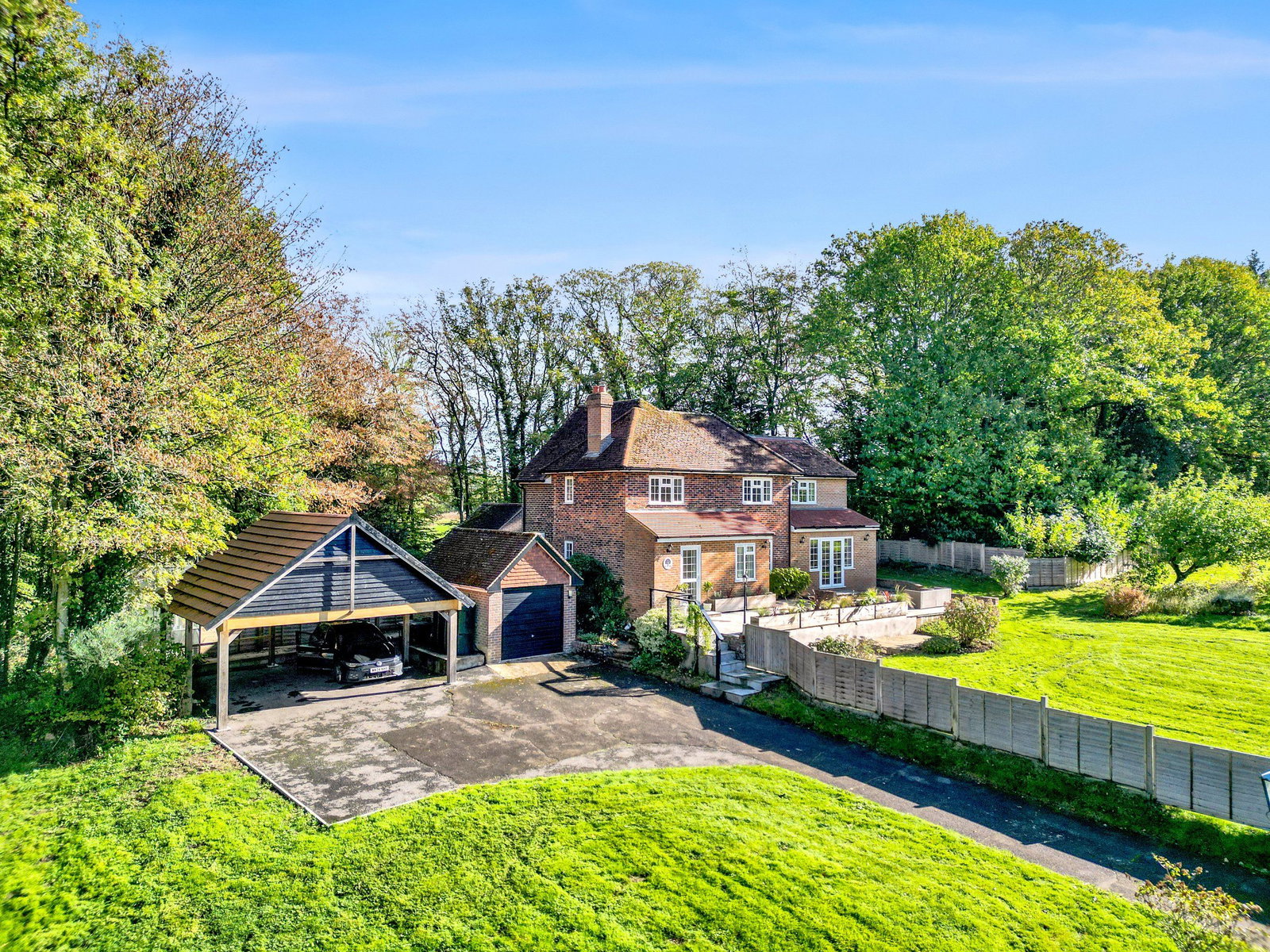 Detached House for sale in Hailsham, Woodlands, Hellingly, BN27, 2151 m²