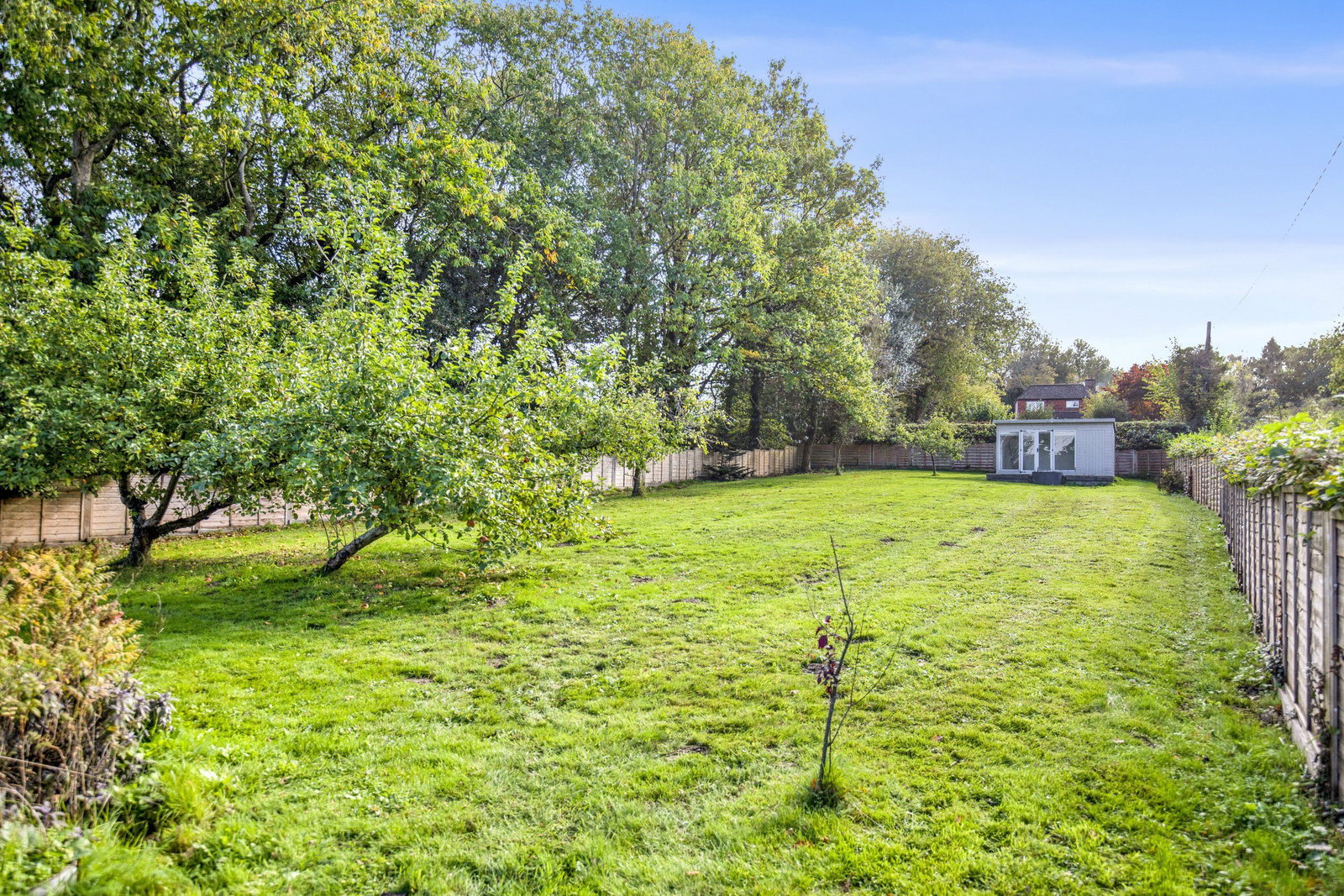 Detached House for sale in Hailsham, Woodlands, Hellingly, BN27, 2151 m²