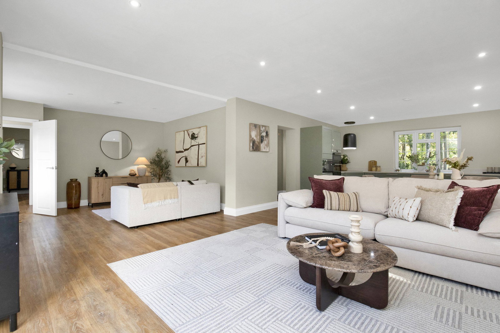 Detached House for sale in Hailsham, Woodlands, Hellingly, BN27, 2151 m²