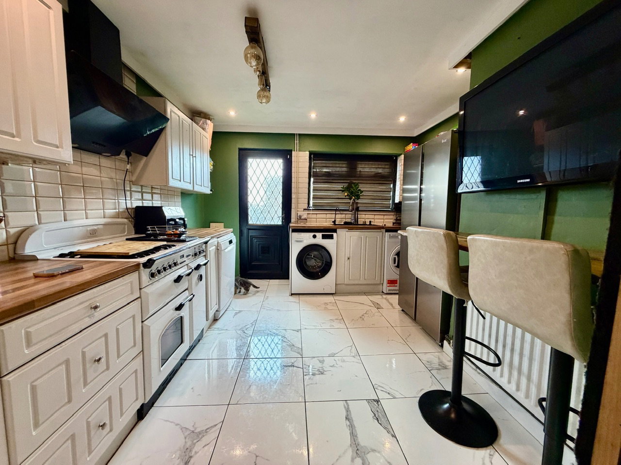 Semi Detached House for sale in Treharris, Twynygarreg, Treharris, CF46 5RL