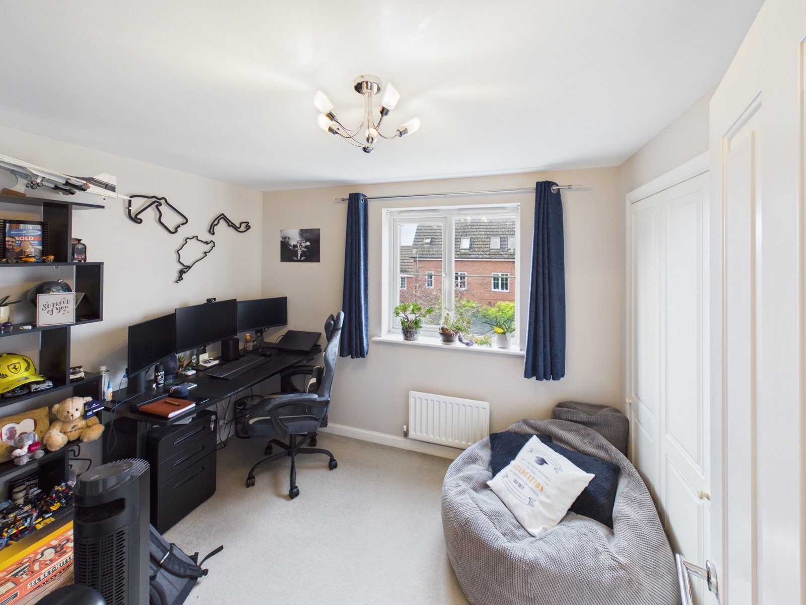 Town House for sale in Stowmarket, Peregrine Drive, Stowmarket, 1184 m²