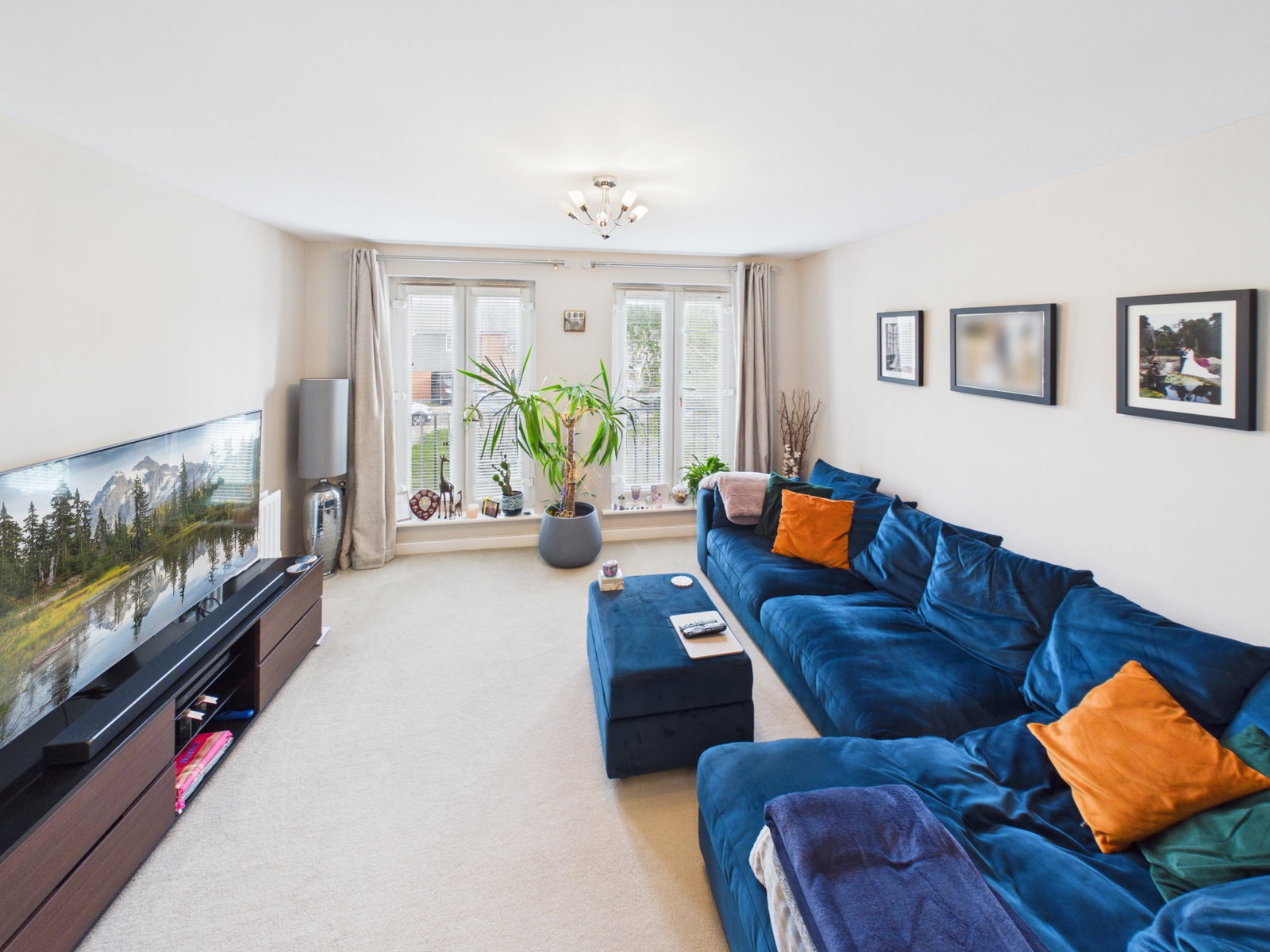 Town House for sale in Stowmarket, Peregrine Drive, Stowmarket, 1184 m²