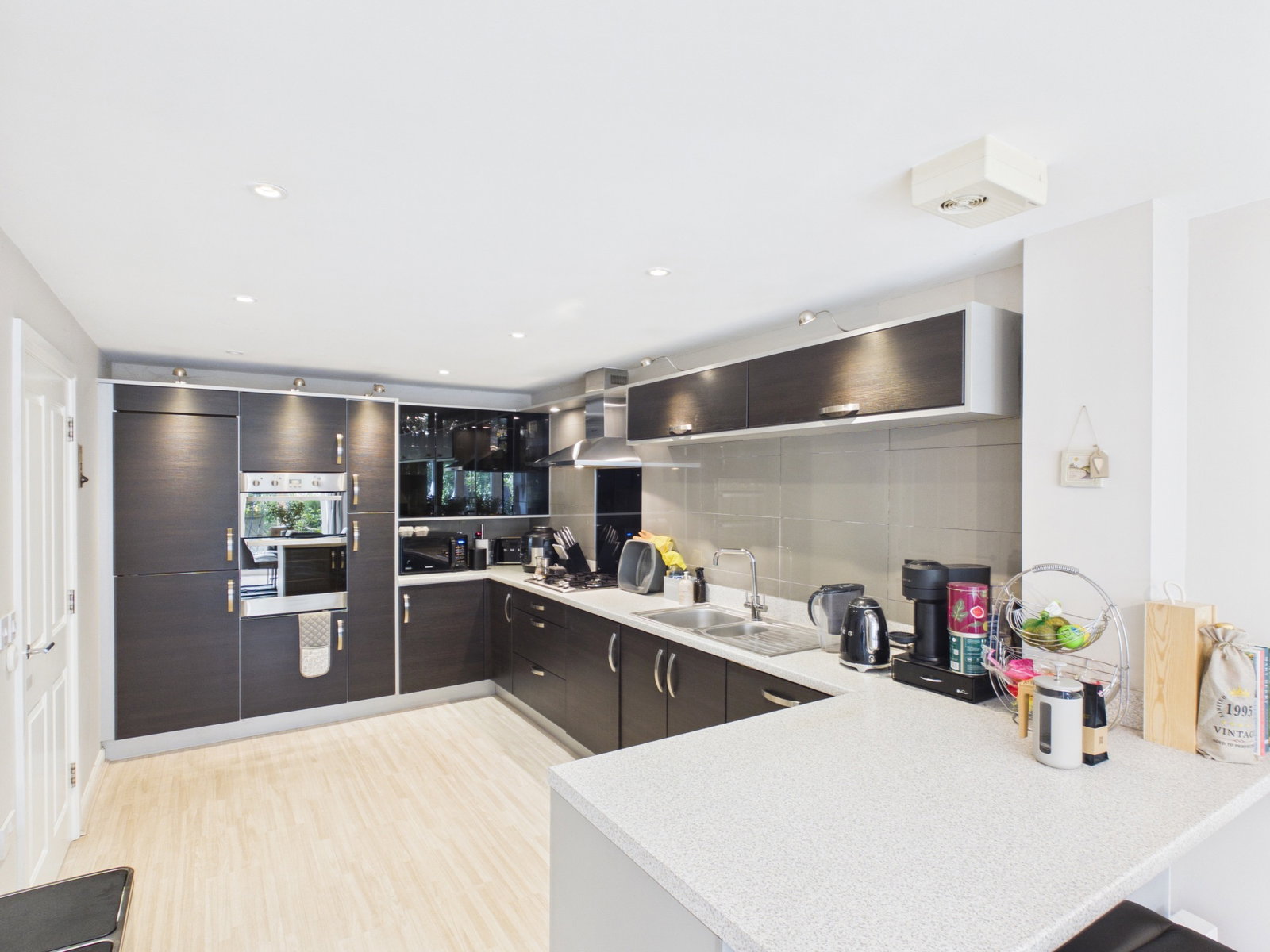 Town House for sale in Stowmarket, Peregrine Drive, Stowmarket, 1184 m²