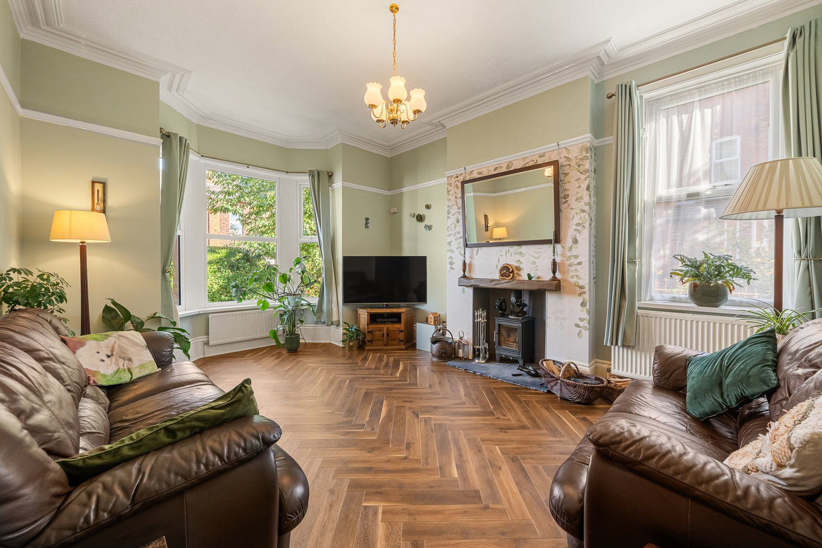 Semi Detached House for sale in Hyde, Stockport Road, Hyde, SK14 5QG