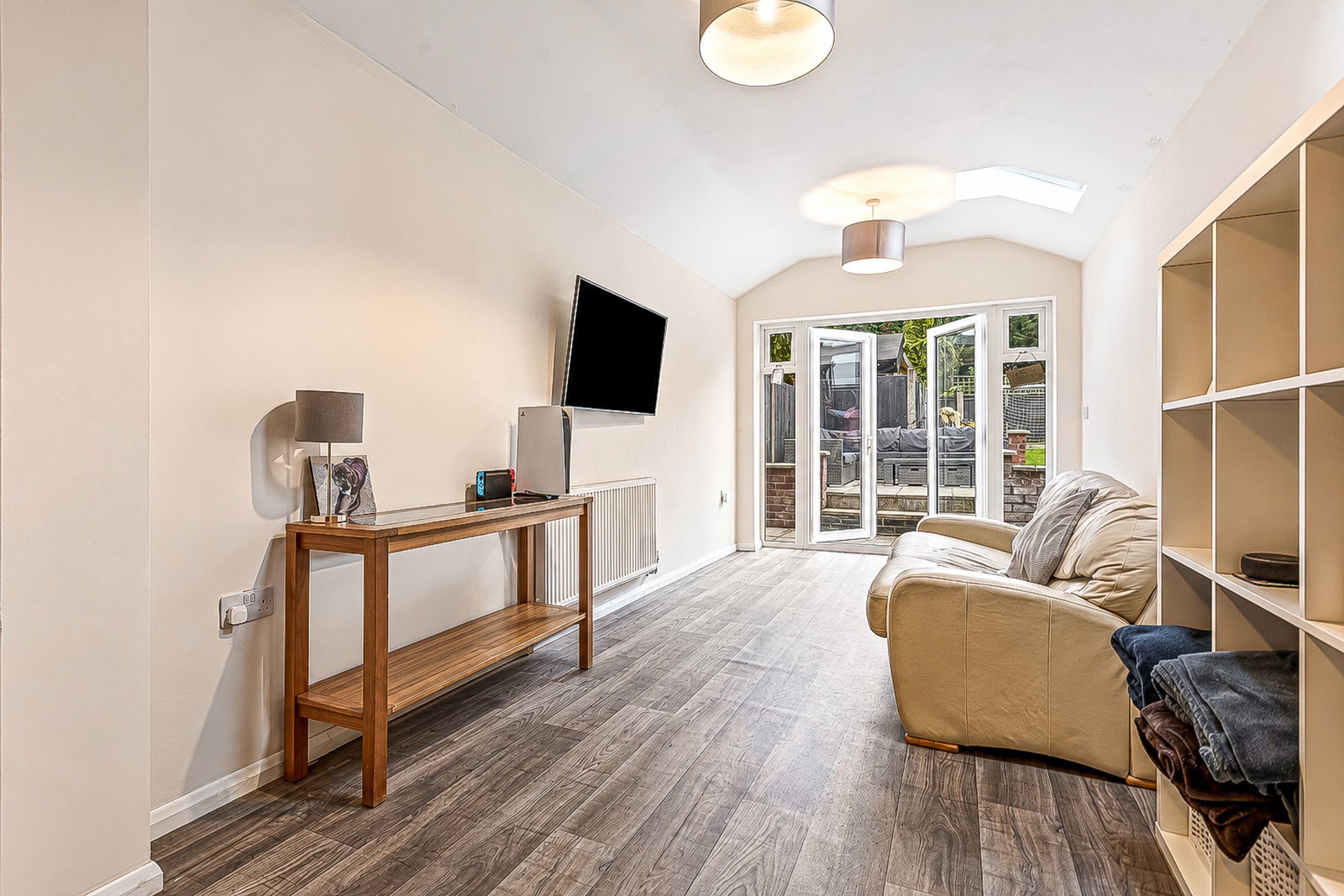 Terraced House for sale in Leicester, Charnwood Avenue, Thurmaston, Leicester, LE4 8FL, 1150 m²