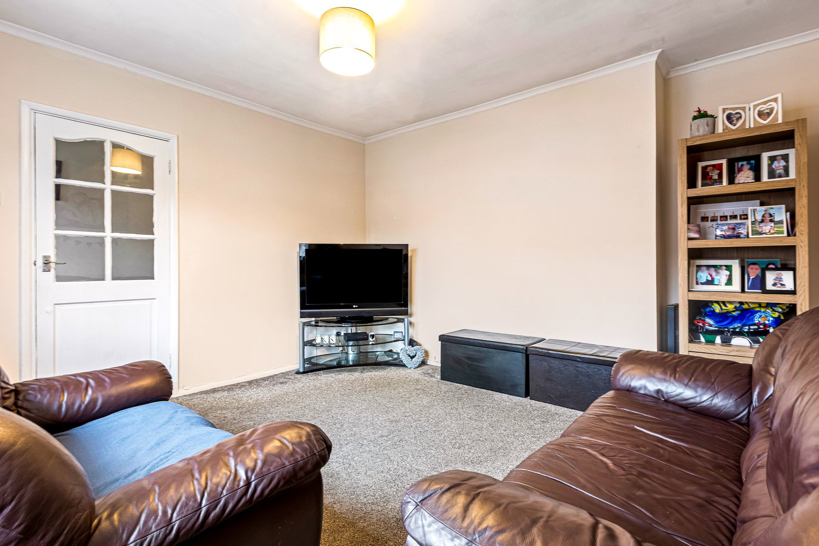 Terraced House for sale in Leicester, Charnwood Avenue, Thurmaston, Leicester, LE4 8FL, 1150 m²