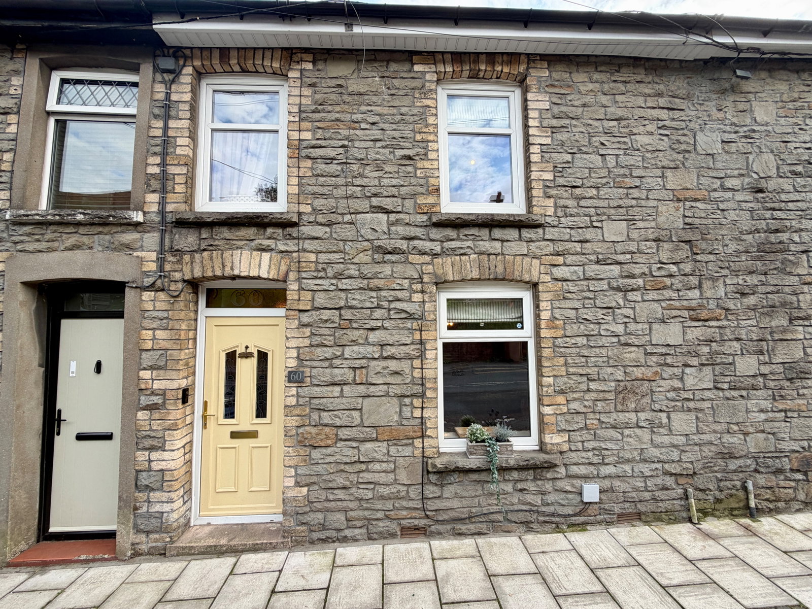 Terraced House for sale in Newport, Islwyn Road, Cross Keys, Newport, NP11 7QH