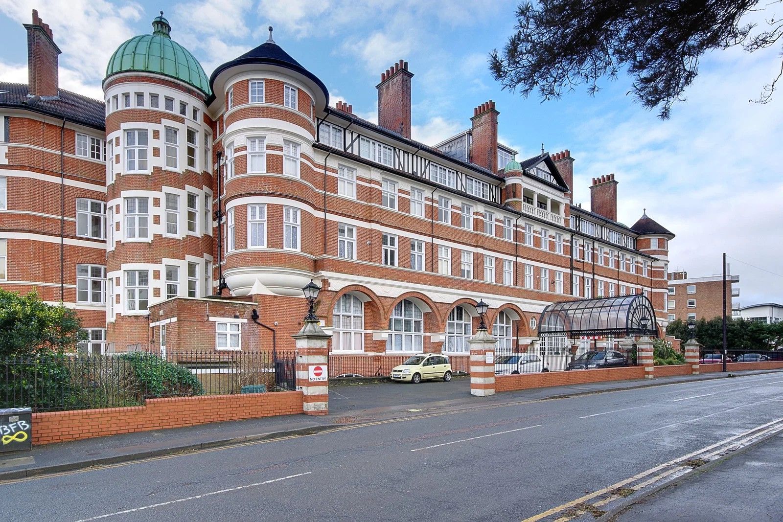 Flat for sale in Bournemouth, Owls Road, Bournemouth, BH5 1AP
