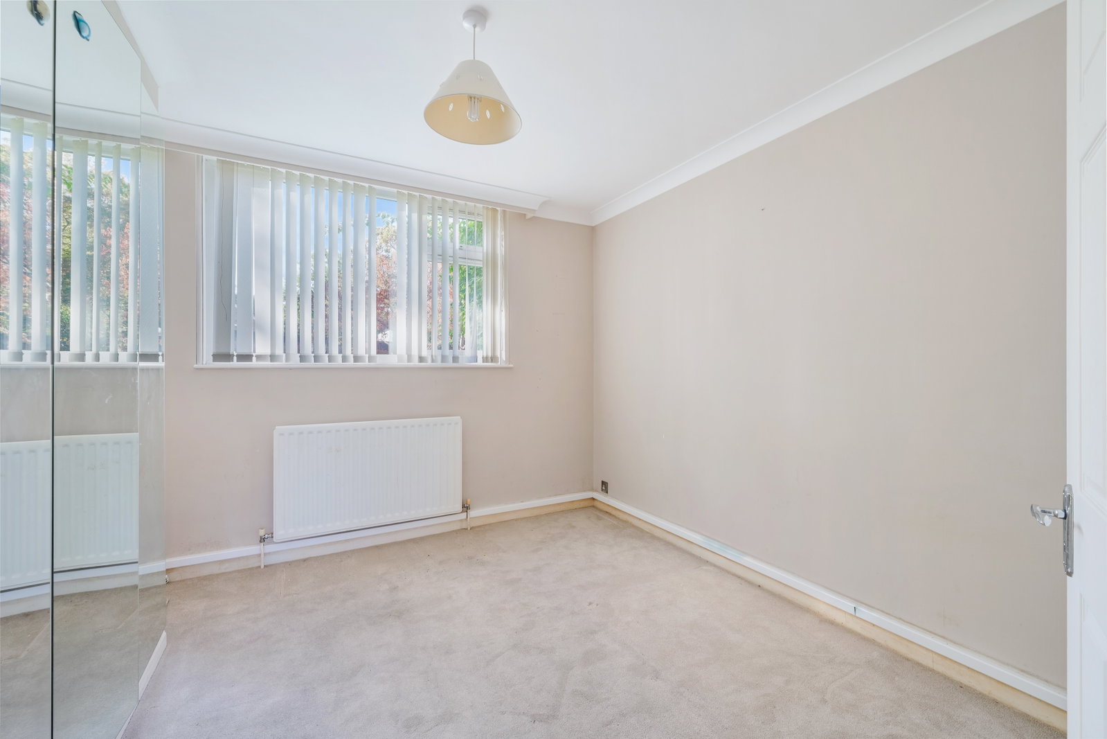 Flat for sale in Epsom, Avenue Road, Epsom, KT18 7QX