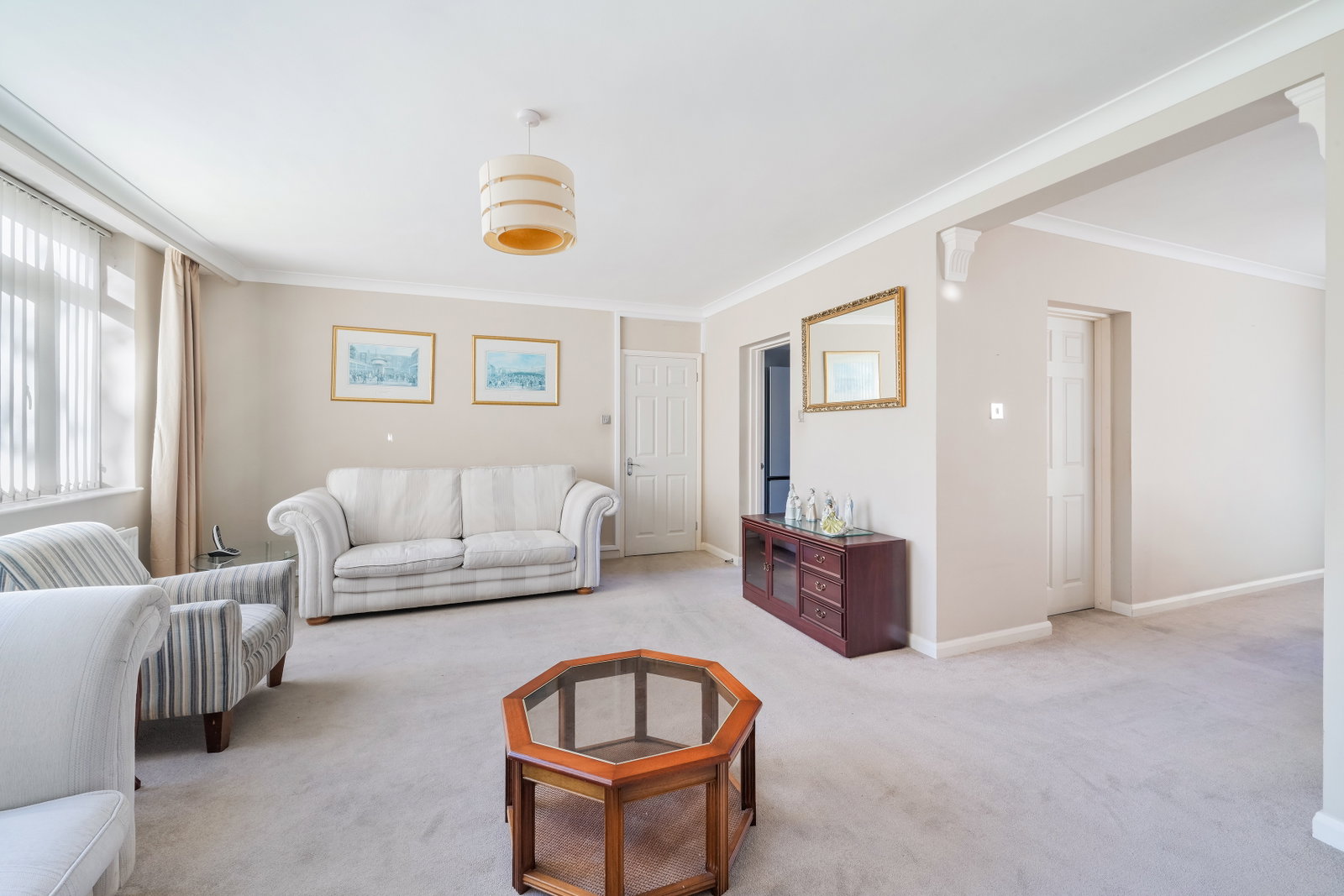 Flat for sale in Epsom, Avenue Road, Epsom, KT18 7QX